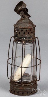 TIN CARRY LANTERN, 19TH C.Tin