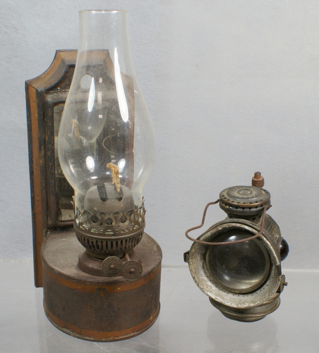 Tin double wick kerosene wall