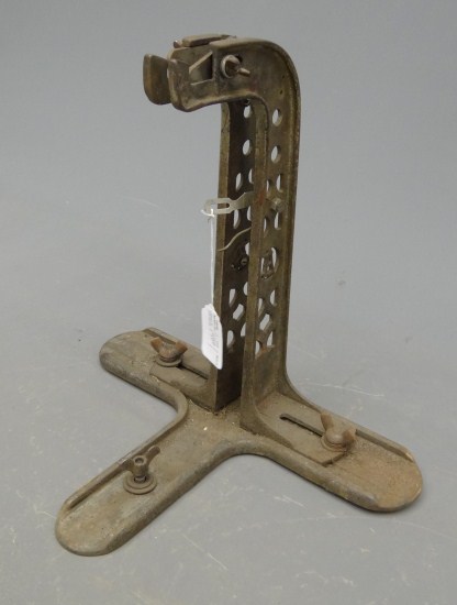 Tire truing jig. Good cond.
