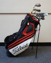 TITLEIST GOLF BAG WITH 12 ASSO