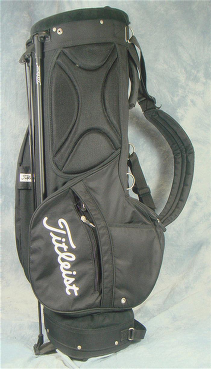 Titleist S37, navy blue carry