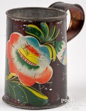 TOLEWARE MUG, 19TH C.Toleware