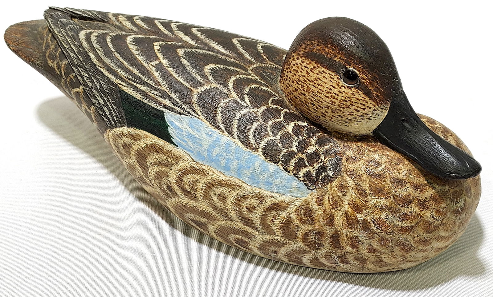 TOM SHUMATE CARVED WOOD DECOY: BLUE