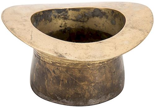 TOP HAT BRASS SPITTOON.Top Hat