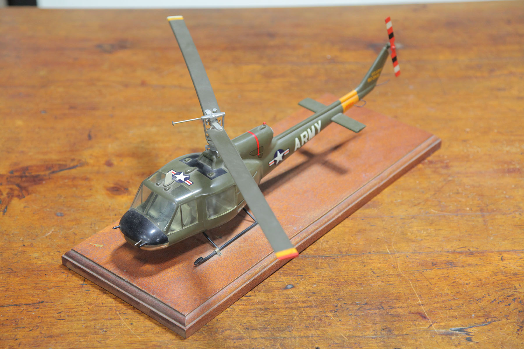TOPPING MODEL HELICOPTER.  Ohio 