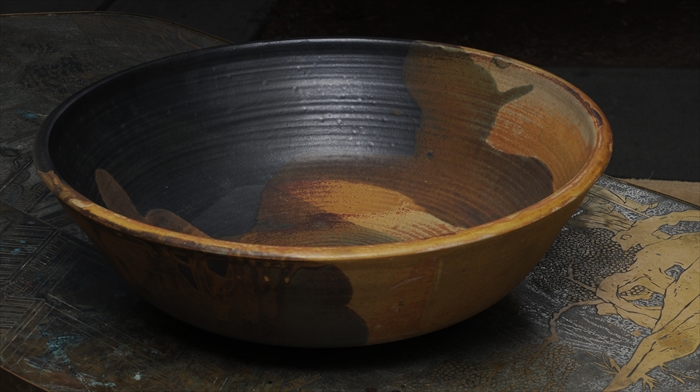 TOSHIKO TAKAEZU (b. 1922): BOWL