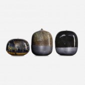 Toshiko Takaezu. Closed Form v
