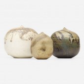 Toshiko Takaezu. Closed Forms
