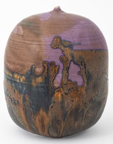 TOSHIKO TAKAEZU PORCELAIN CLOSED