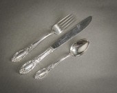 TOWLE STERLING FLAT TABLE SERV