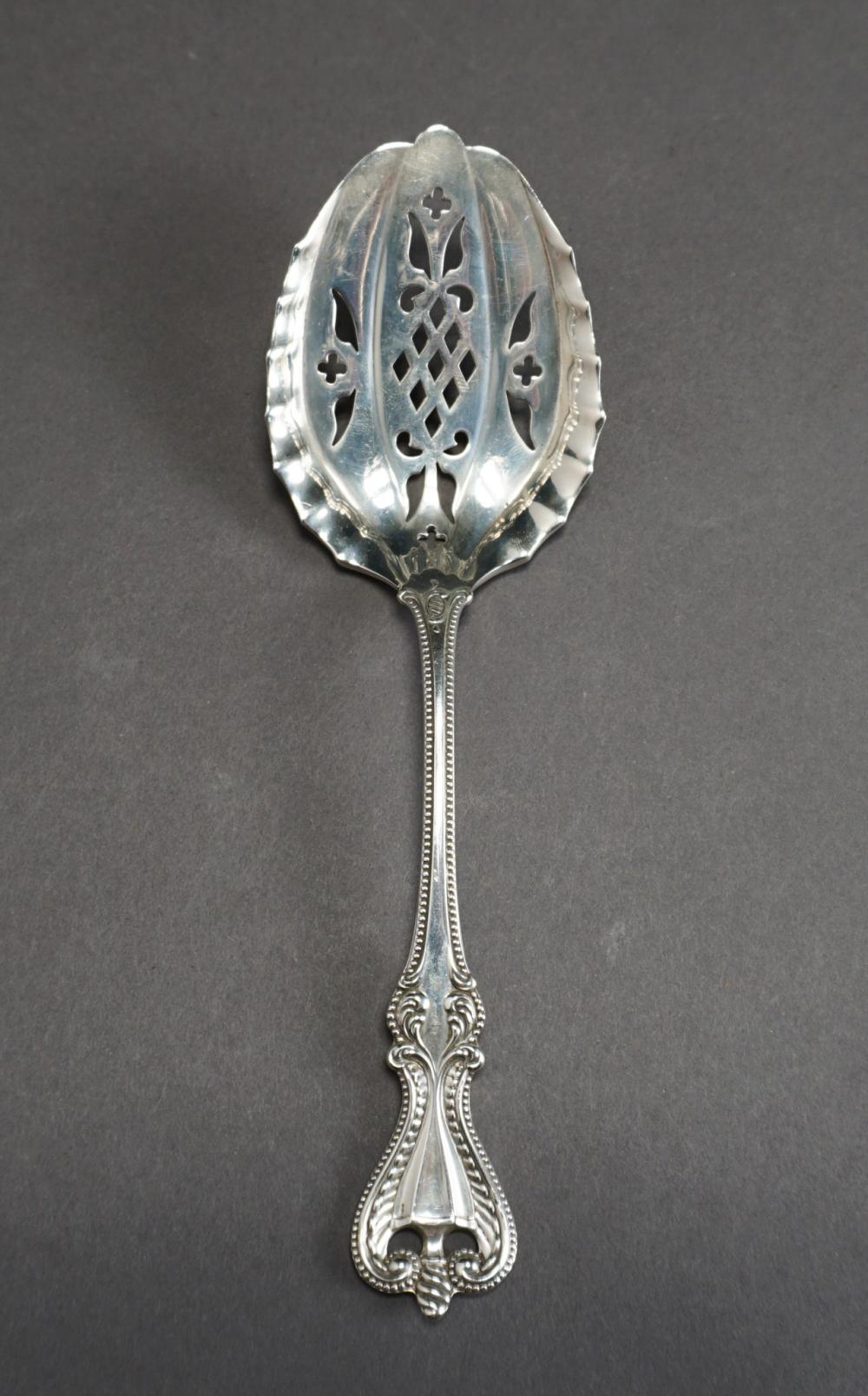 TOWLE STERLING PASTRY SERVER, 2.3