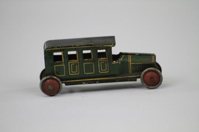 TOWN CAR PENNY TOY Fischer green
