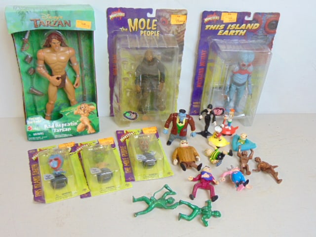 TOY LOT, VARIOUS SPACE MONSTERS &