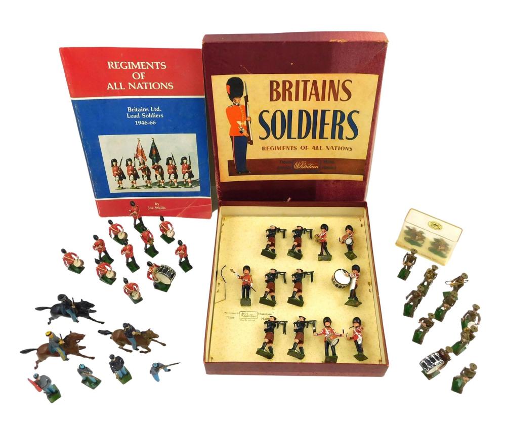 TOYS: 35+ PAINTED LEAD SOLDIERS,