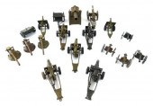 TOYS: EIGHTEEN PIECE BRITAINS