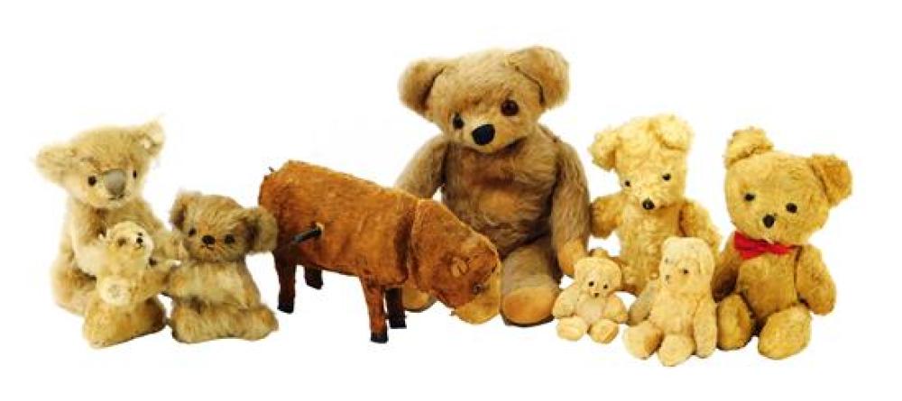 TOYS: NINE VINTAGE TOY ANIMALS,