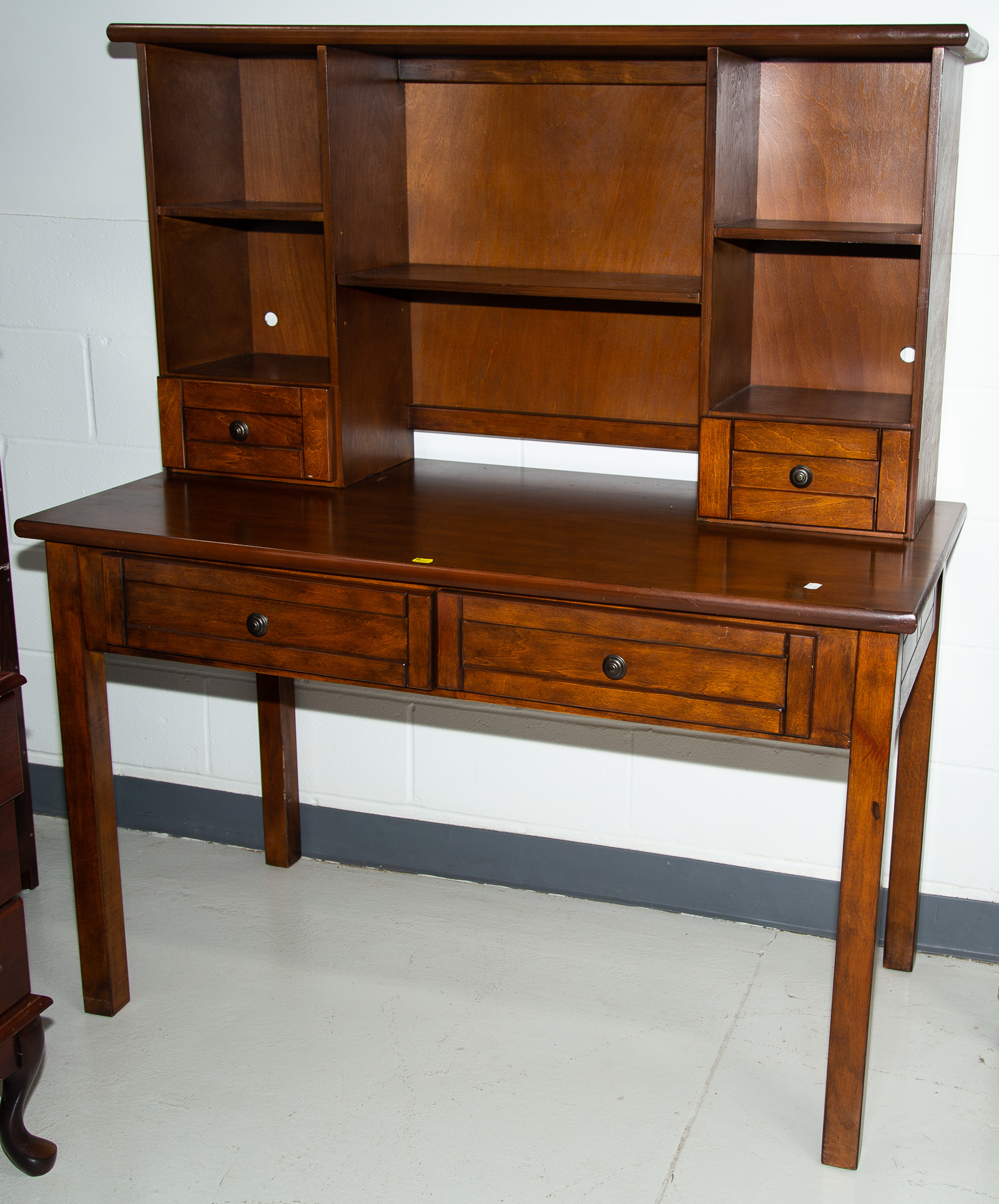 TRADITIONAL STYLE CHERRY