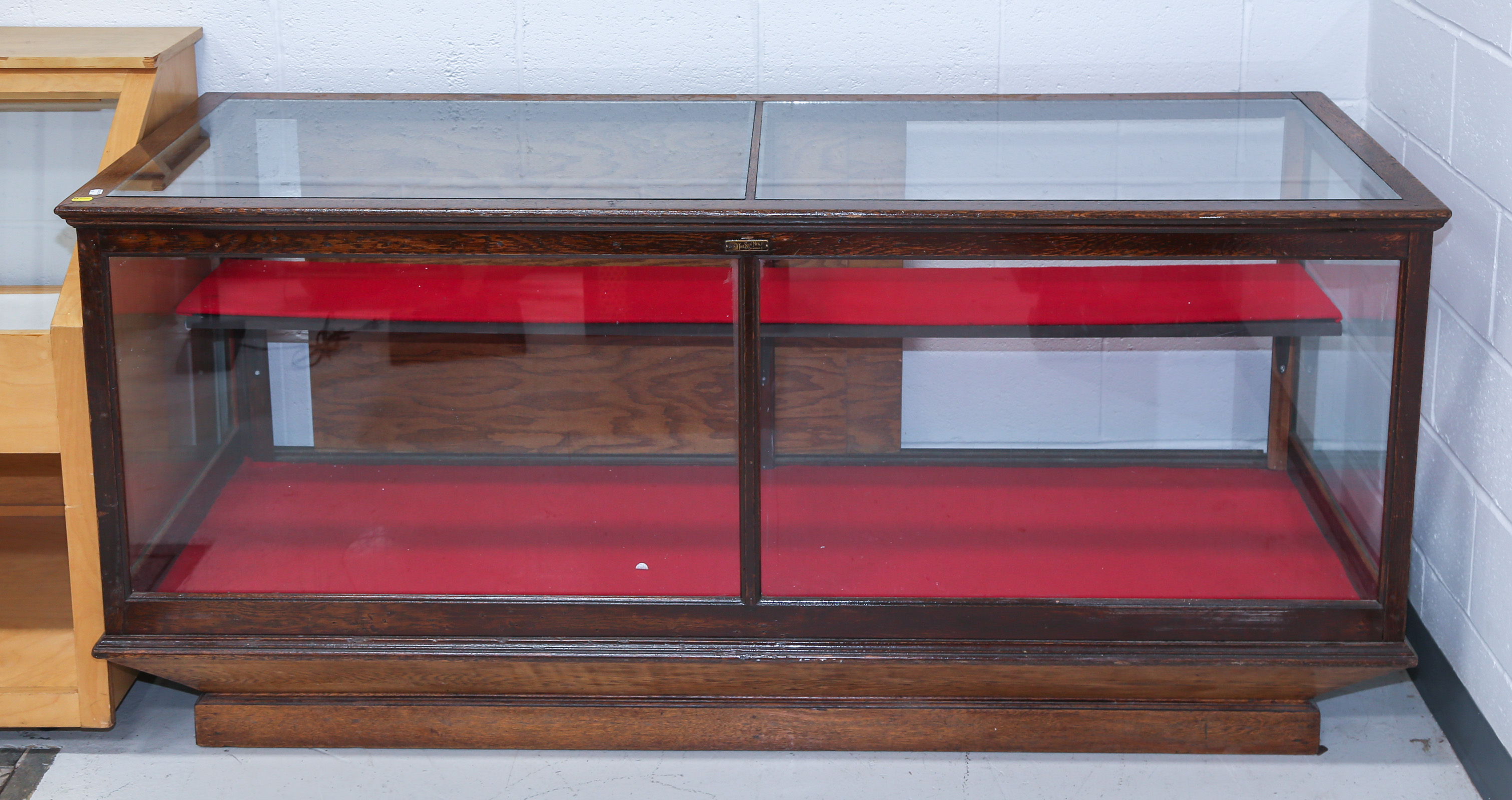 TRADITIONAL STYLE OAK STORE DISPLAY