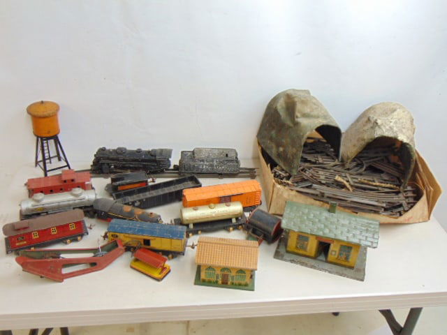 TRAIN LOT, LIONEL, INCLUDES
