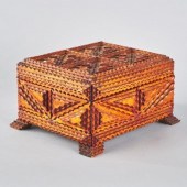 TRAMP ART CARVED BOXAn extensi