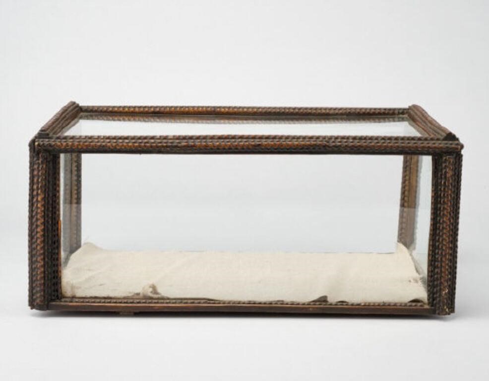 TRAMP ART DISPLAY CASEA tramp art