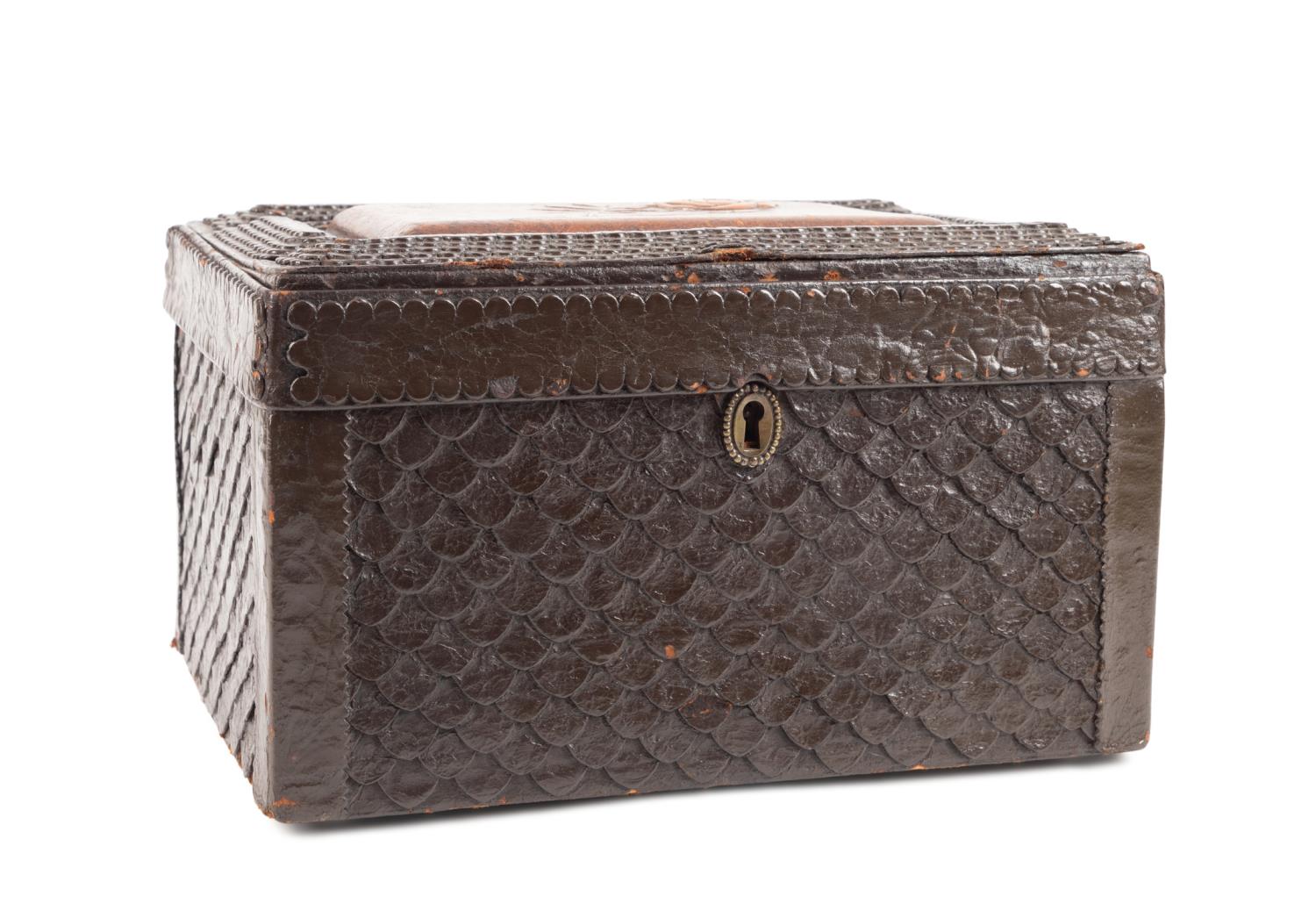 TRAMP ART STYLE LEATHER COVERED BOX