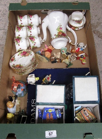 Tray comprising Royal Albert Old