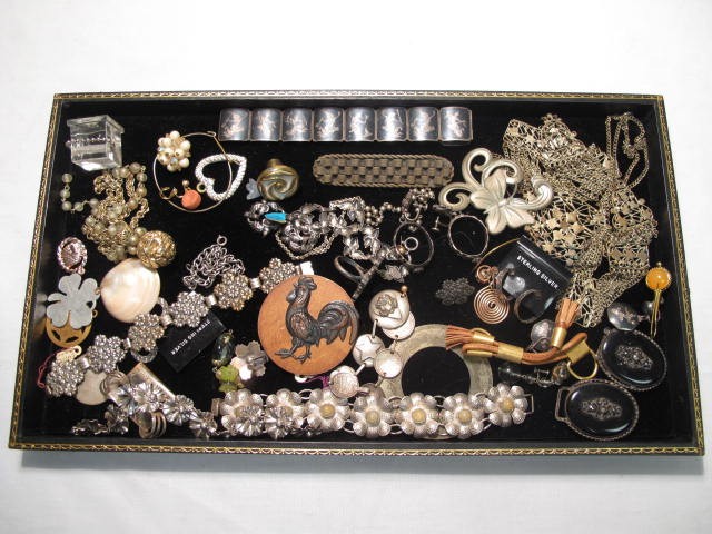 Tray lot assorted ladies costume