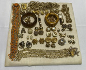 TRAY LOT ASSORTED VINTAGE COST