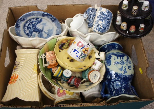 Tray lot comprising of Belleek