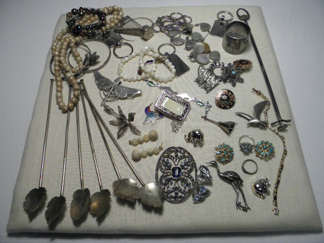 Tray lot of assorted ladies costume
