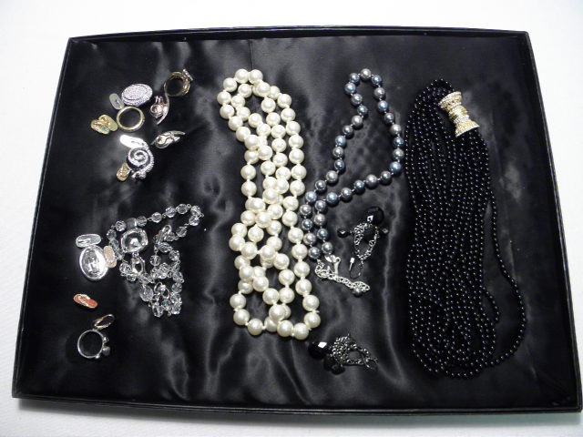 Tray lot of assorted ladies costume
