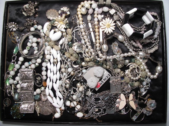 Tray lot of assorted ladies costume