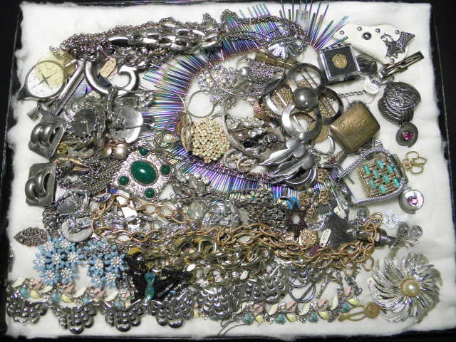 Tray lot of assorted ladies costume