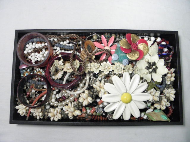 Tray lot of assorted ladies costume