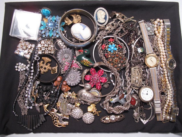 Tray lot of assorted ladies costume