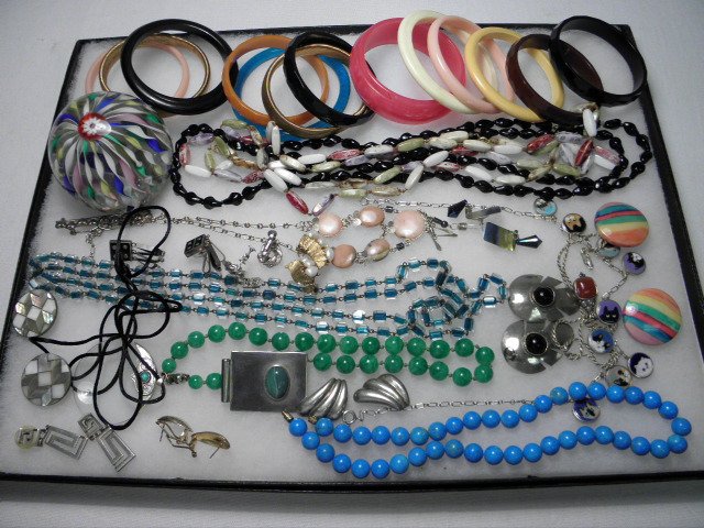 Tray lot of assorted ladies costume