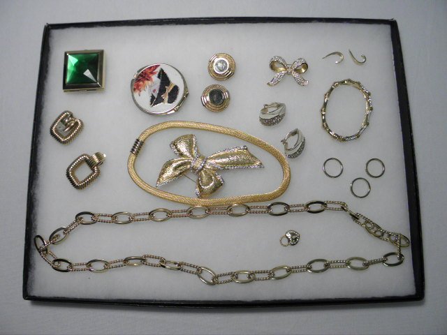 Tray lot of assorted ladies costume