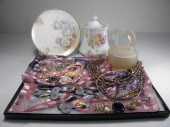 Tray lot of assorted ladies co