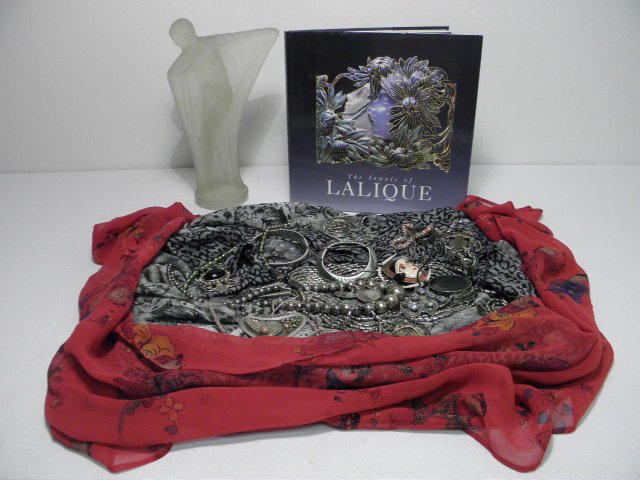 Tray lot of assorted ladies costume