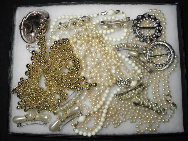 Tray lot of assorted ladies costume