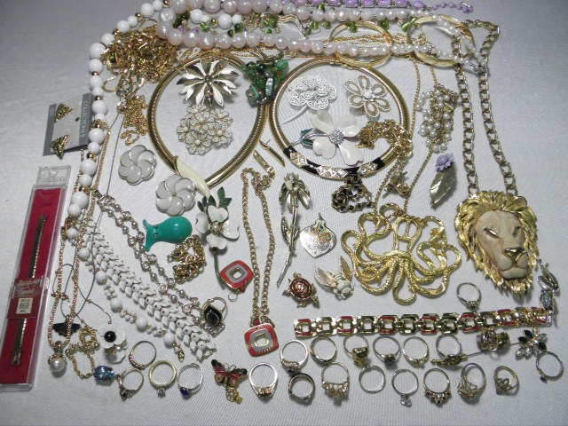 Tray lot of costume jewelry
