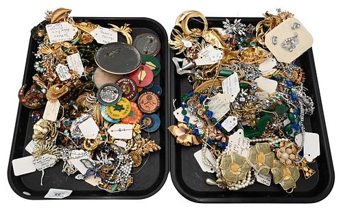 TRAY LOT OF COSTUME JEWELRYTray Lot