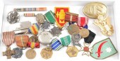 TRAY LOT OF MILITARIA, RIBBONS