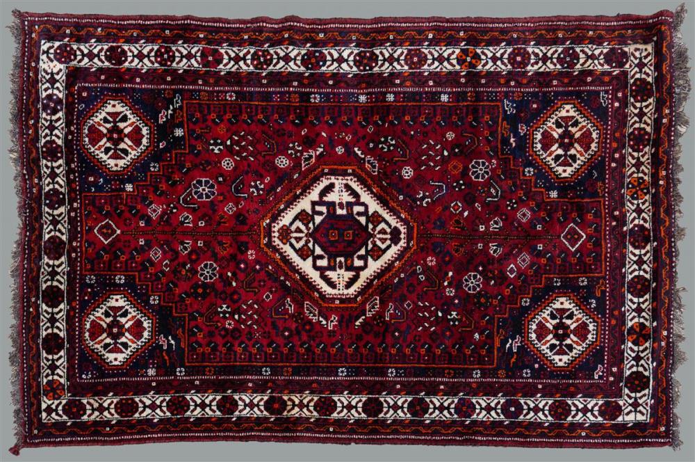 TRIBAL MEDALLION WOOL RUGTRIBAL