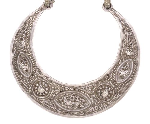 TRIBAL SILVER BIB NECKLACETribal