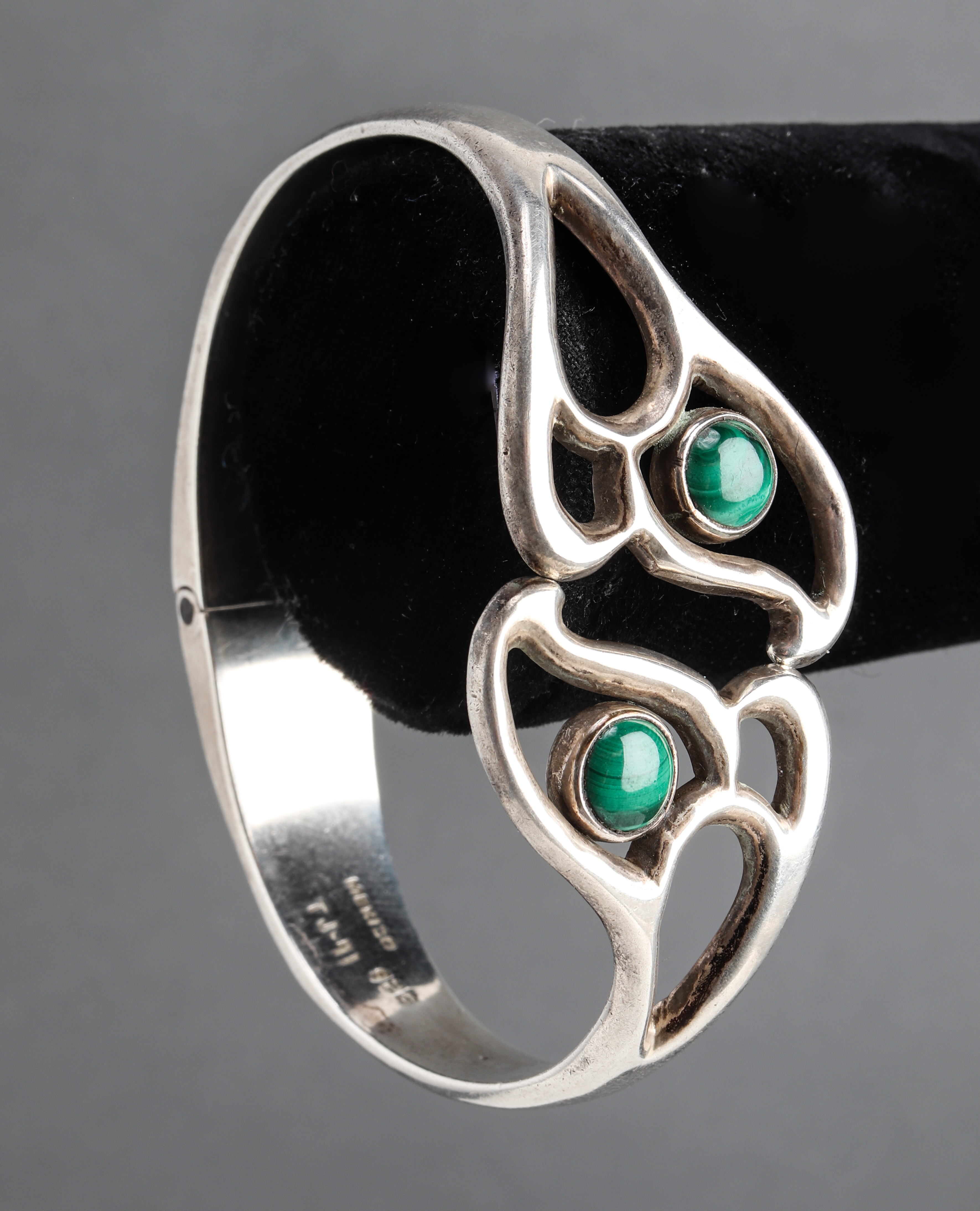 TRIBAL SILVER & MALACHITE HINGED