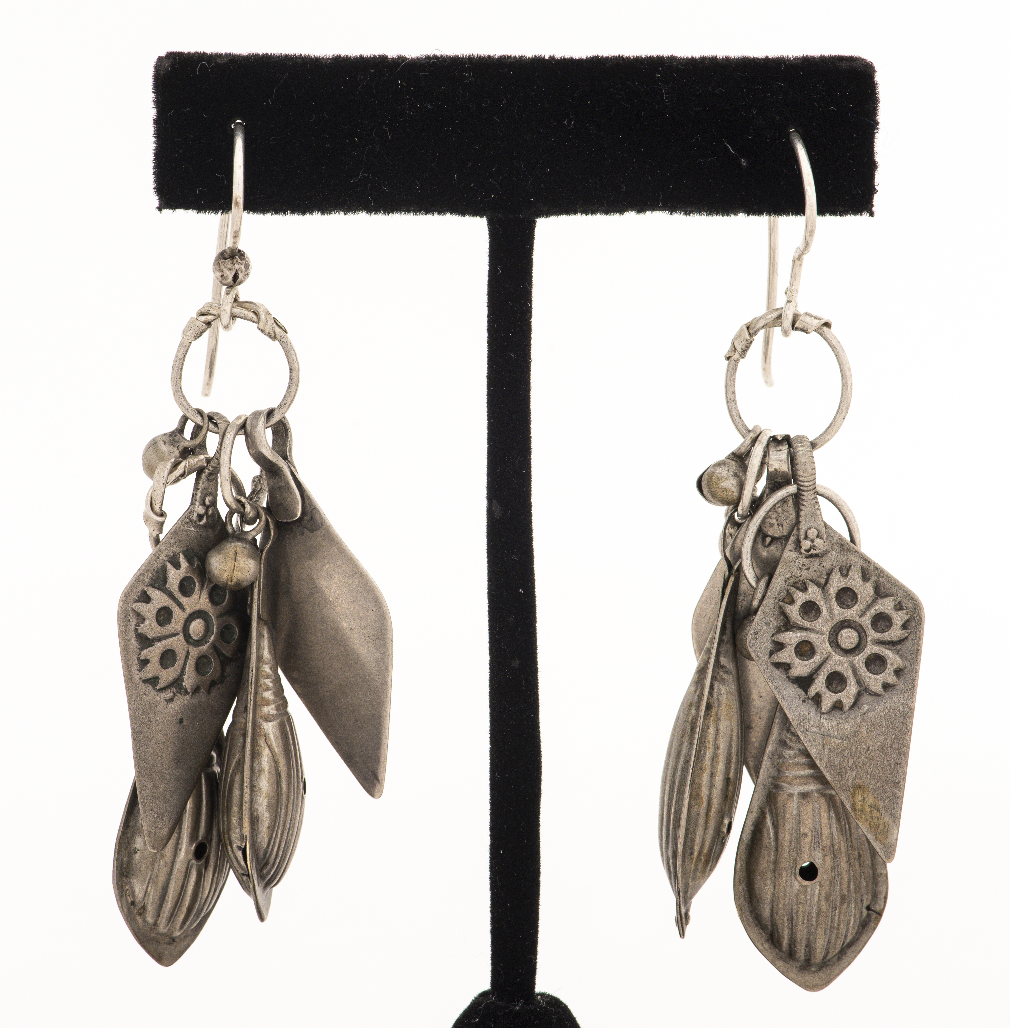 TRIBAL SILVER REPOUSEE CLUSTER DROP