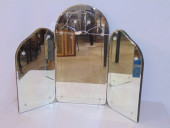 TRIPLE PANEL FOLDING VANITY MI