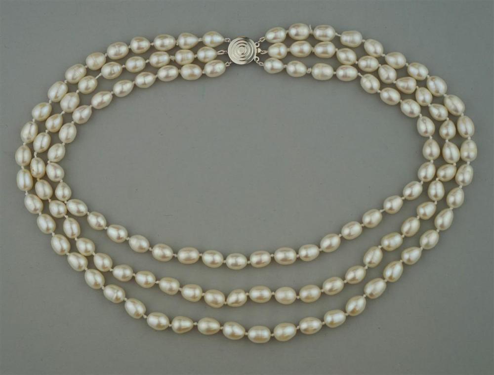 TRIPLE STRAND FRESHWATER PEARL